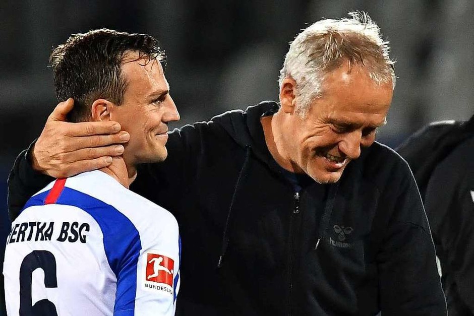 Mit einem 2:1 kann der SC Freiburg das vorletzte Heimspiel der Saison für sich entscheiden. Das Team von Christian Streich gewinnt durch Tore von Vincenzo Grifo und Nils Petersen. (Foto: Achim Keller/SCFreiburg/POOL) Mit einem 2:1 kann der SC Freiburg das vorletzte Heimspiel der Saison für sich entscheiden. Das Team von Christian Streich gewinnt durch Tore von Vincenzo Grifo und Nils Petersen. (Foto: Achim Keller/SCFreiburg/POOL)