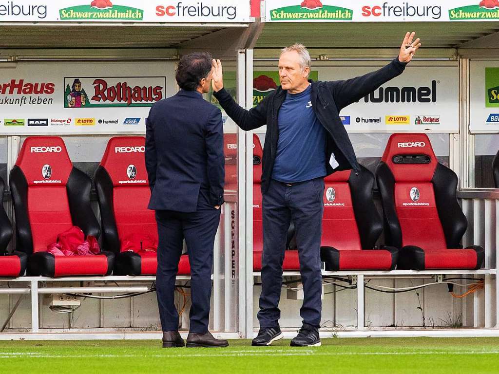 Mit einem 2:1 kann der SC Freiburg das vorletzte Heimspiel der Saison fr sich entscheiden. Das Team von Christian Streich gewinnt durch Tore von Vincenzo Grifo und Nils Petersen.