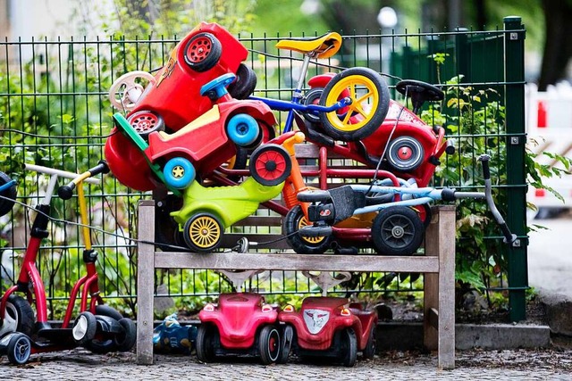 Bobby Cars drfen sich in den Kinderg... Gemeinderte von Kappel-Grafenhausen.  | Foto: Christoph Soeder (dpa)