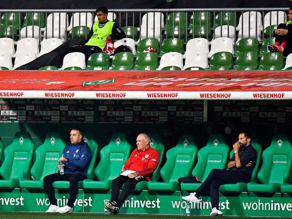 Werder Bremen steht nach der Niederlage mit einem Fu in Liga zwei.