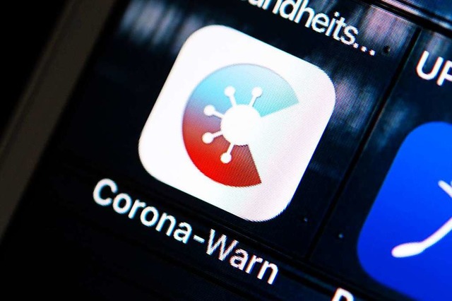 Wie sicher fhlt man sich mit der Corona-Warn-App?  | Foto: Catherine Waibel (dpa)