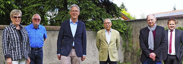 Brigitte Leisinger, Reinhard Ihl (von ... Mayer (von links) dankbar entgegen.    | Foto: Herbert Frey