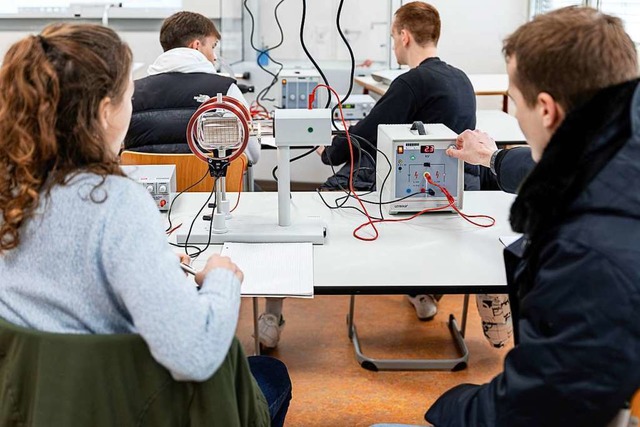 Praxisnah ist der Unterricht an der Ge...h freie Pltze im Profil Umwelttechnik  | Foto: Gewerbeschule Rheinfelden