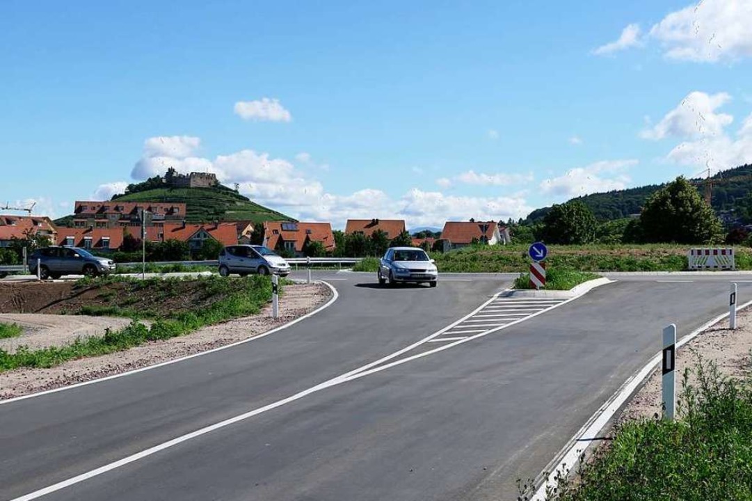Blick zum Grunerner Kreisel und zur Staufener Burg  | Foto: Hans-Peter Mller