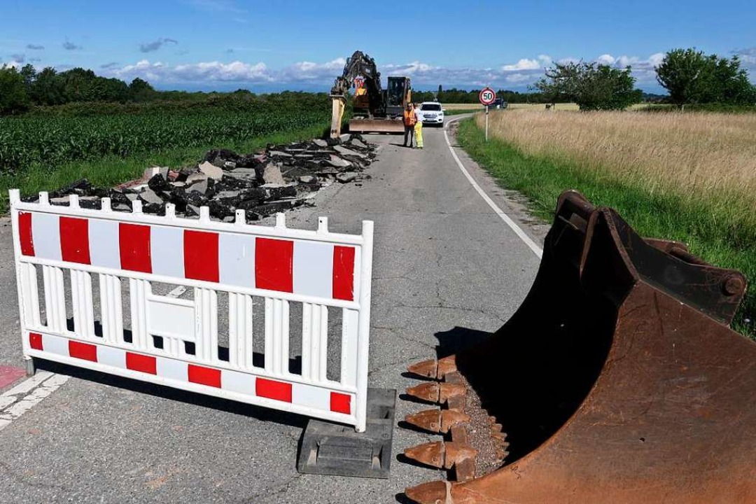 Der Abriss der bisherigen kleinen Verbindungsstrae hat bereits begonnen  | Foto: Hans-Peter Mller