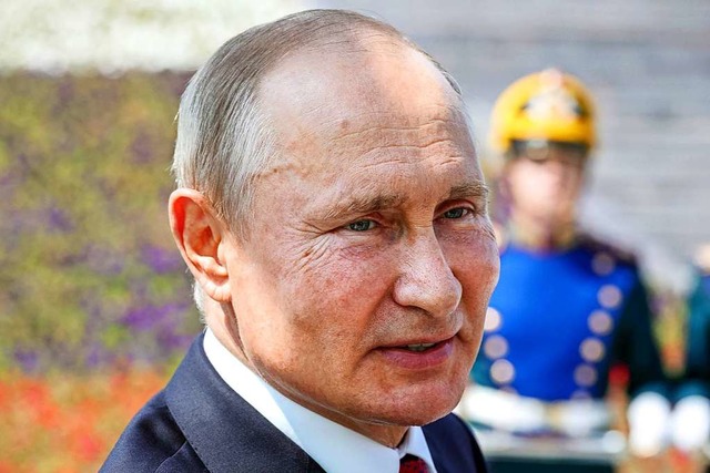 Wladimir Putin hat kein Interesse an e...m ehemaligen Tschetschenen-Kommandeur.  | Foto: MIKHAIL KLIMENTYEV (AFP)