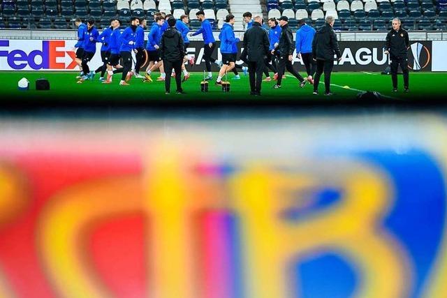 FC Basel vor dem Re-Start der Super League – Fans fordern Rcktritt des Vorstands