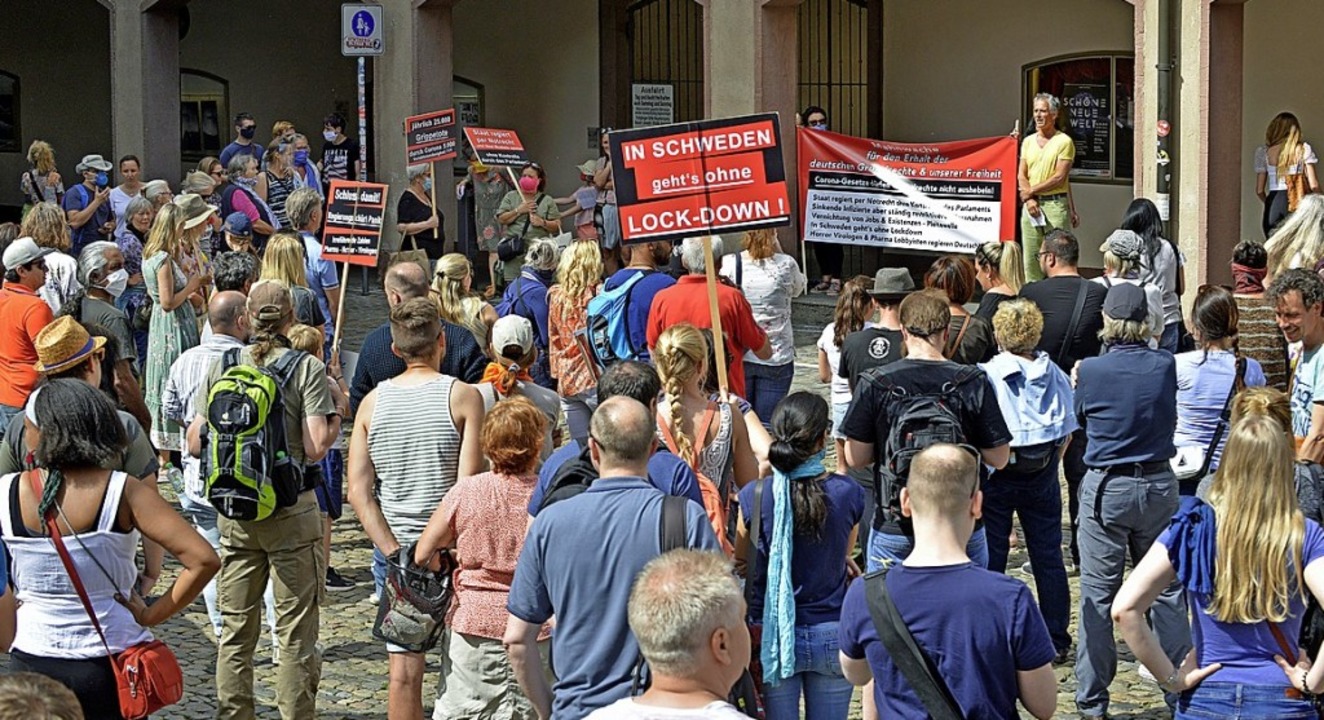 Protest gegen Corona-Lockdown in Freiburg.  | Foto: Michael Bamberger