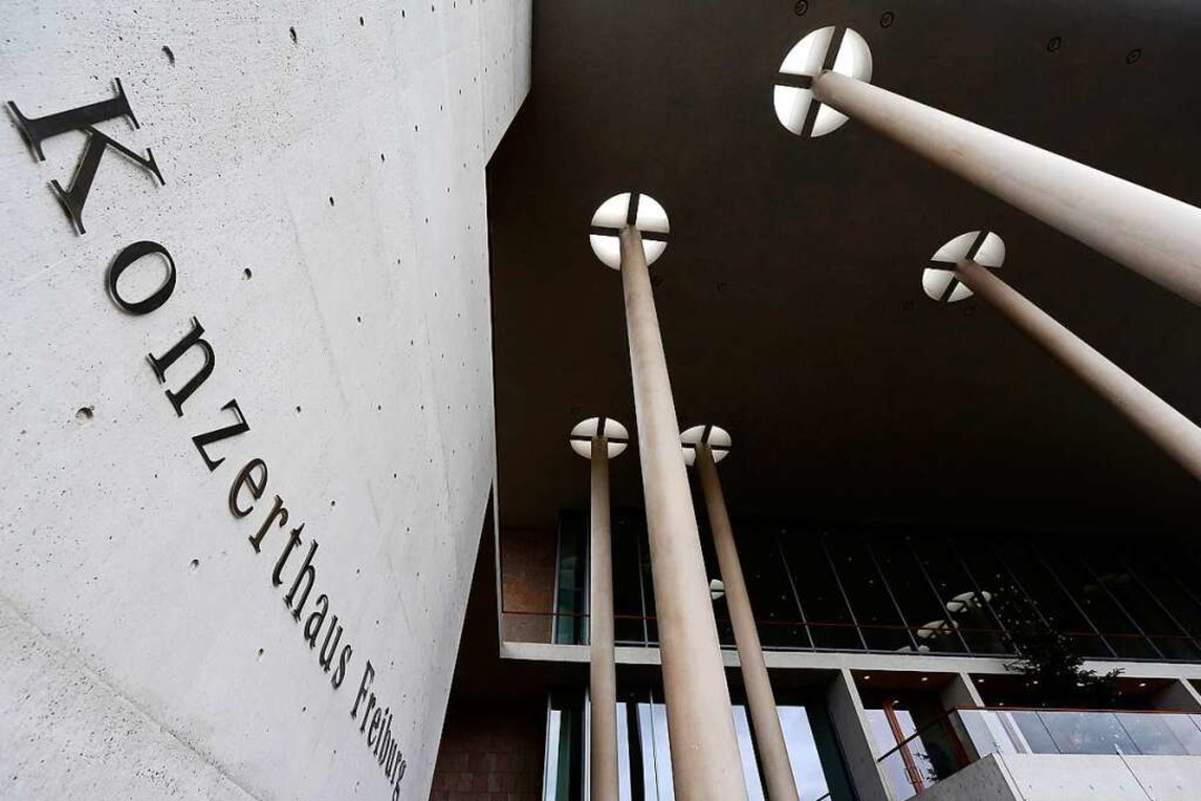 Soll am Montag rot beleuchtet werden: das Freiburger Konzerthaus (Symbolbild).  | Foto: Ingo Schneider