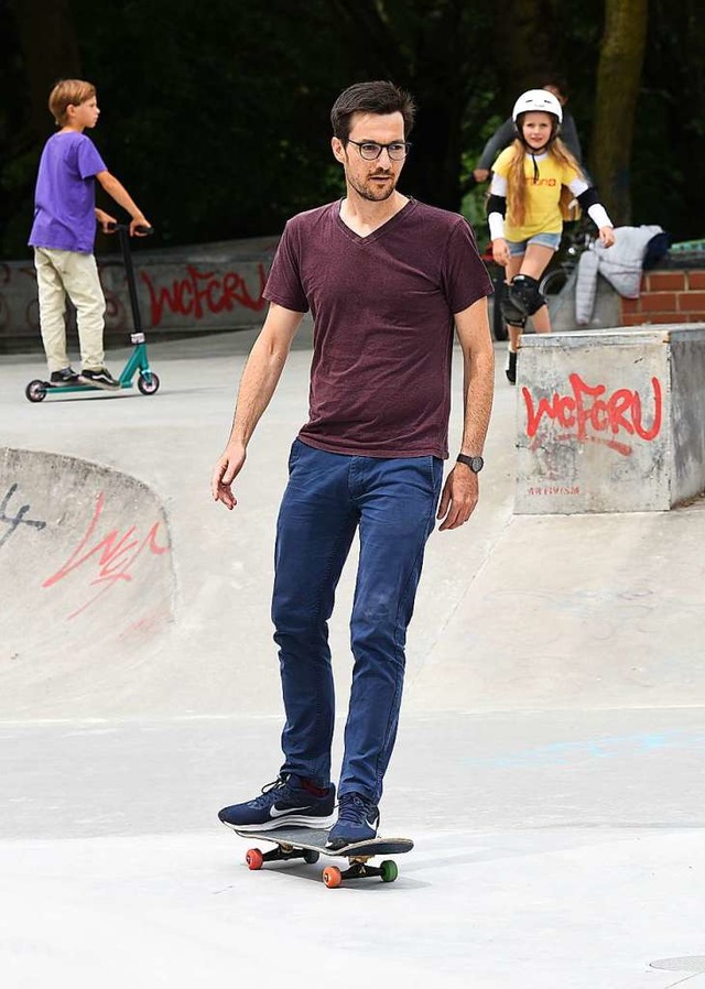 Auch Oberbrgermeister Martin Horn nutzte den Skatepark  | Foto: Rita Eggstein
