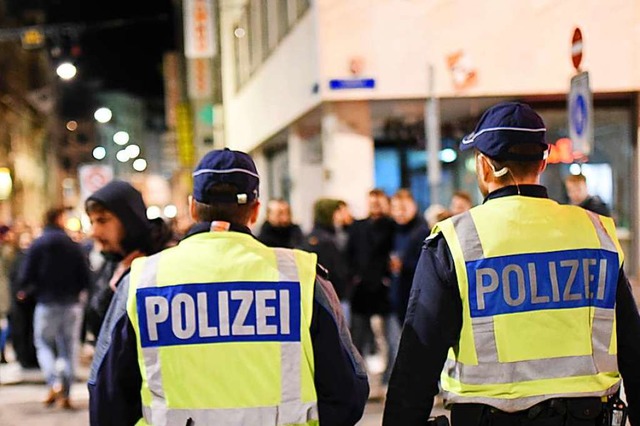 Basler Polizisten in der Innenstadt: D...entstand beim abgesagten Morgestraich.  | Foto: Jonas Hirt