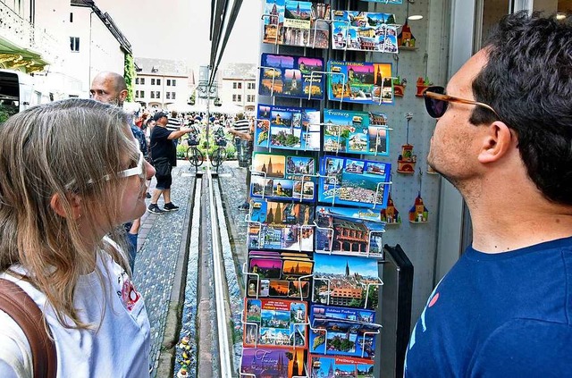 Langsam kommen die Touristen zurck in...11; wie hier ein Paar aus der Schweiz.  | Foto: Michael Bamberger