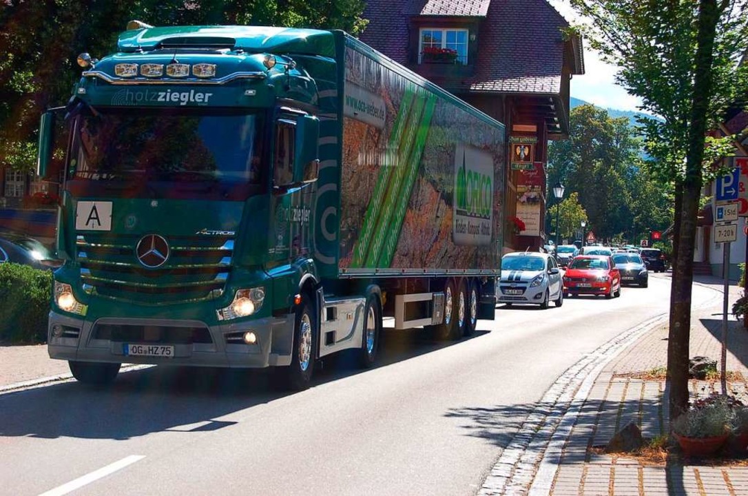 Eng geht es zu, wenn Lastwagen durch Glottertal fahren.  | Foto: Christian Ringwald
