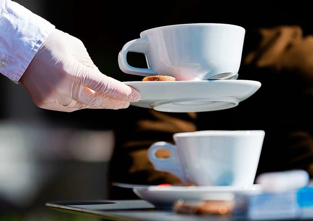 Lange Zeit konnten Cafs und Restauran...inmal eine Tasse Cappuccino servieren.  | Foto: Robert Michael