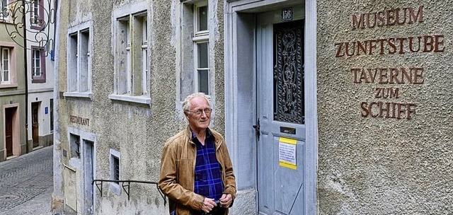 .Hannes Burger vor dem Museum Schiff, das nun wieder geffnet ist.   | Foto: Andrea Worthmann