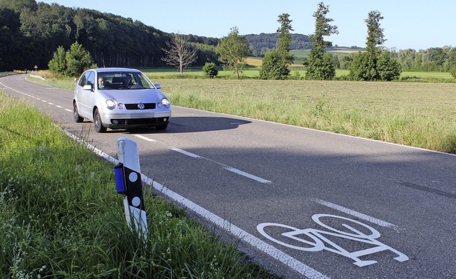 Nicht ganz korrekt: Ohne Gegenverkehr ...t ein Radler unterwegs ist oder nicht.  | Foto: Victoria Langelott