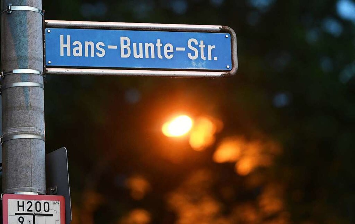 Was in der Nacht zum 14. Oktober 2018 ...ndgericht seit einem Jahr zu erhellen.  | Foto: Patrick Seeger (dpa)