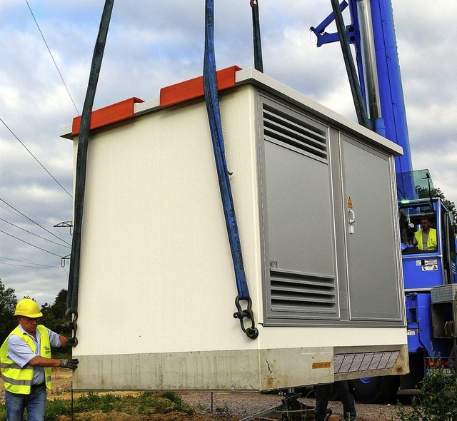 Die ED Netze investiert rund 310000 Eu...die Transformatorenstation errichtet.   | Foto: Energiedienst