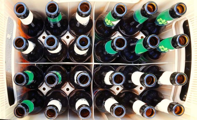 Flaschen leer: Der Sommer macht Durst.... nun als Getrnkelieferanten Einnahmen  | Foto: EKH-Pictures  (stock.adobe.com)