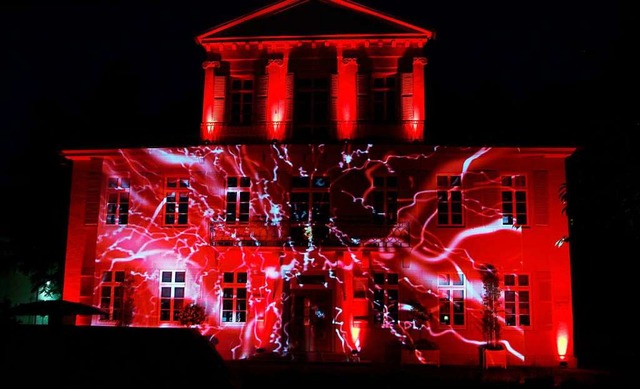 Das Lahrer Rathaus war eines der rot i...ierten Gebude bei der Night of Light.  | Foto: Heidi Fel