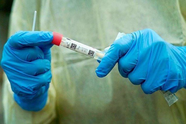 Ein Test auf das Coronavirus war mit e...bunden, schreibt BZ-Leser Anselm Hirt.  | Foto: Landratsamt