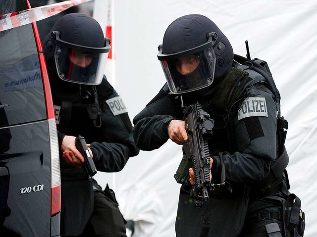 Spezialkrfte der Polizei im Einsatz (Symbolbild)  | Foto: Arne Dedert