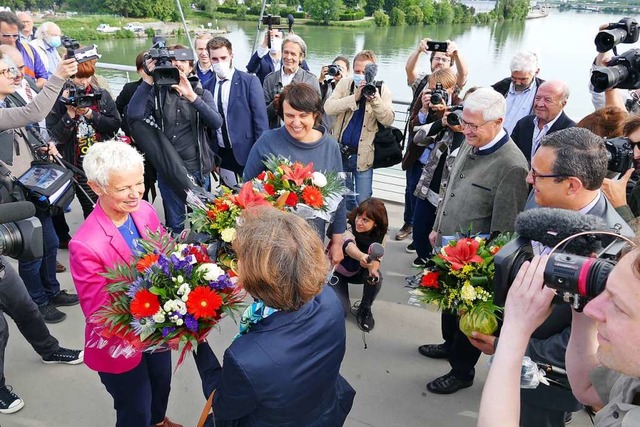 Dichtes Gedrnge auf der Dreilnderbrcke  | Foto: Ulrich Senf