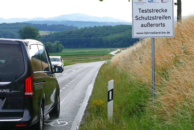 Kein Regelversto: Fahren auf dem Schutzstreifen  | Foto: Victoria Langelott