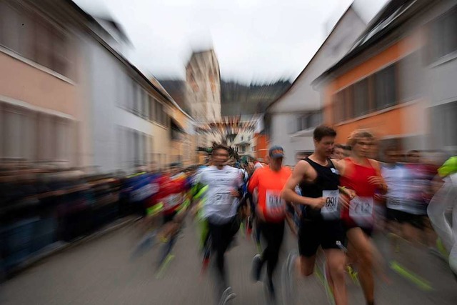 Der Silvesterlauf des Turnvereins Brit...klang mit mehr als 1000 Teilnehmenden.  | Foto: Volker Mnch