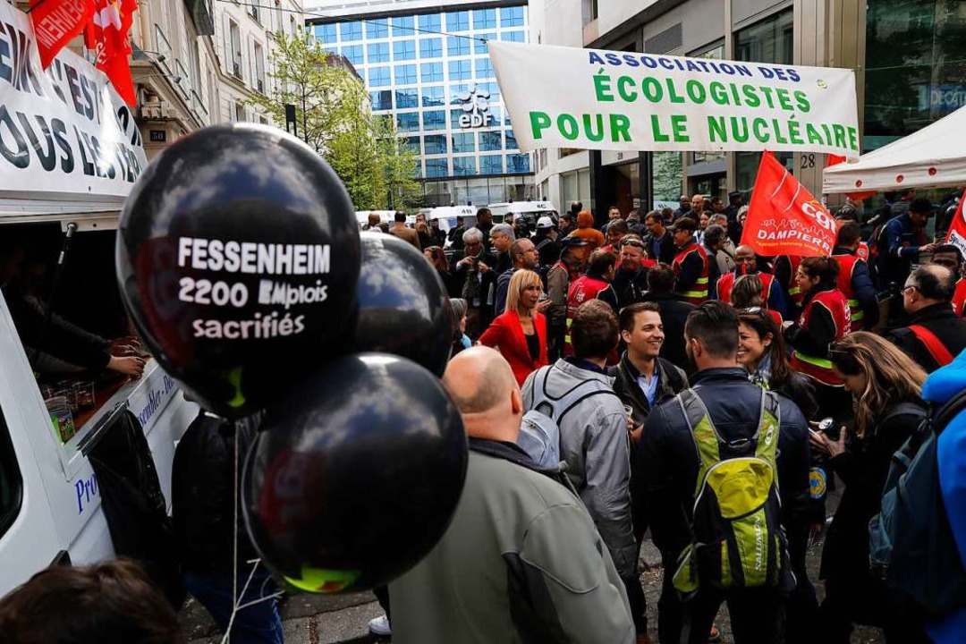 Befrworter  demonstrieren im April 20...tief>2</BZ-Texttief>-Emission bremsen.  | Foto: PATRICK KOVARIK