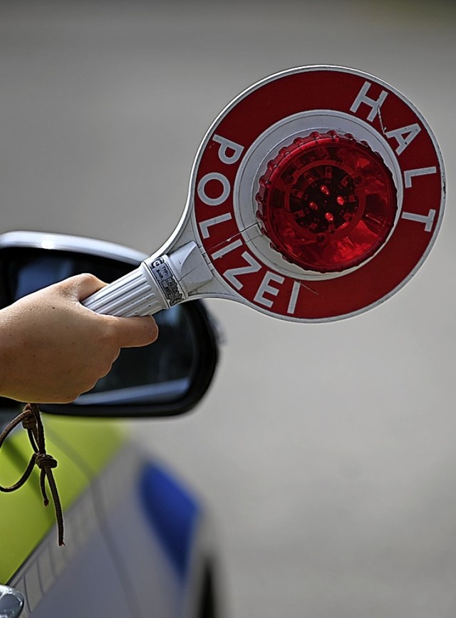 Bei Verkehrskontrollen fallen der Poli...meistens sind sie im mittleren Alter.   | Foto: Jonas Hirt