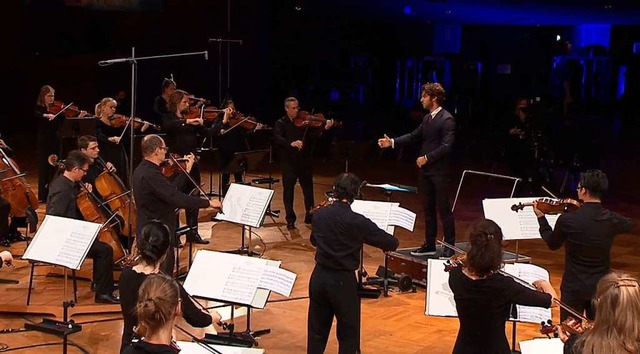 Drei Meter Distanz zum Orchester: Dirigent Lorenzo Viotti  | Foto: SWR