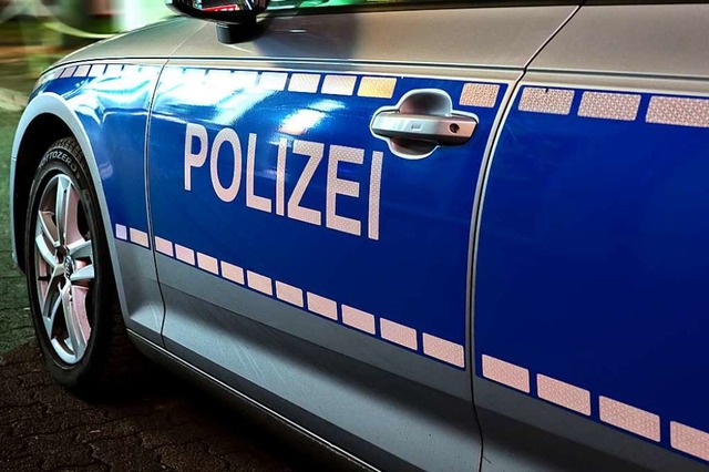 Weil ein Mann randalierte, wurde die P... (Symbolfoto) in Denzlingen alarmiert.  | Foto: EKH-Pictures (stock.adobe.com)