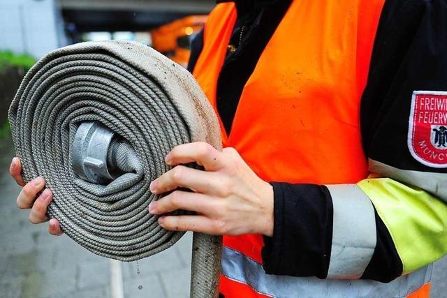 So funktioniert die Schlauchpflegeanlage der Feuerwehr in Schnau