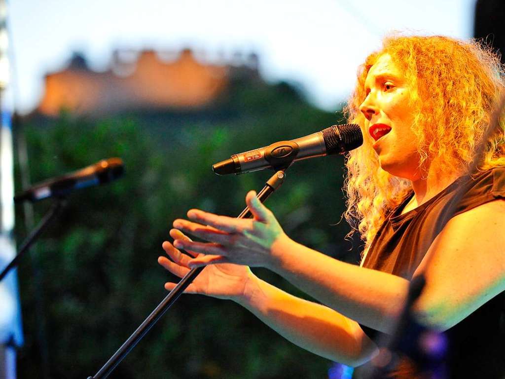 Als Hintergrundkulisse bei Wein und Musik