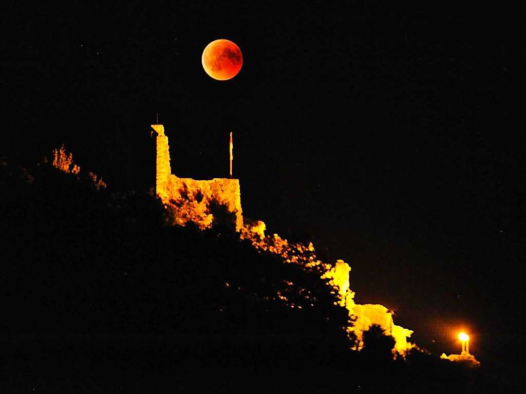 Mit Blutmond im Juli 2018