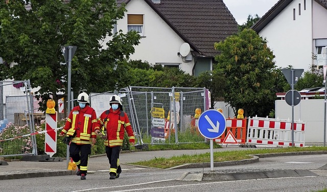 Bei Bauarbeiten beim Entenkreisel in E...ohnhuser im Bild wurden evakuiert.     | Foto: Herbert Frey