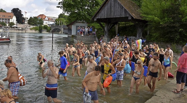 So sah es 2019 am Start aus. 2020 fll...ende Rheinschwimmen wegen Corona aus.   | Foto: Heinz und Monika Vollmar