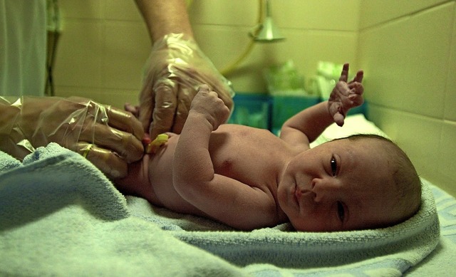 Per Kaiserschnitt geboren: Wie hoch de...satz dieser  Geburten ist,  variiert.   | Foto: Michael Bamberger