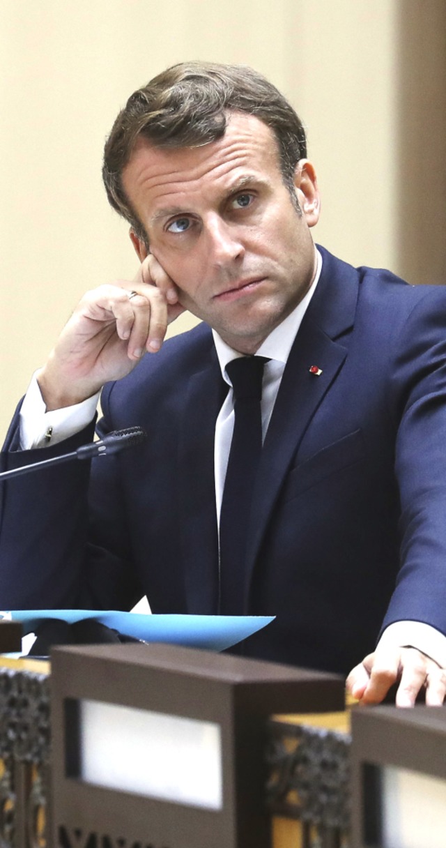 Viele Franzosen sind von Macron  enttuscht.  | Foto: Ludovic Marin (dpa)