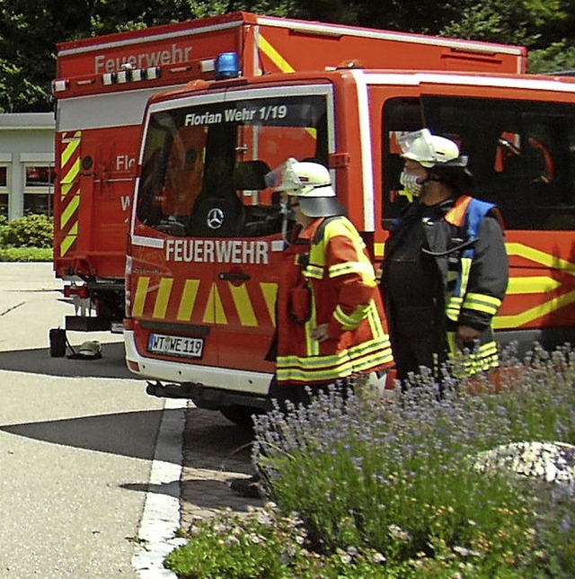 Die meisten Einsatzkrfte konnten kurz nach dem Eintreffen wieder abrcken.   | Foto: Ernst Brugger