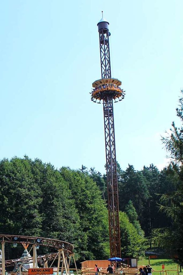 35 Meter sind erlaubt, fr seine 38 Me...efall-Tower eine Ausnahmegenehmigung.   | Foto: Christa Maier