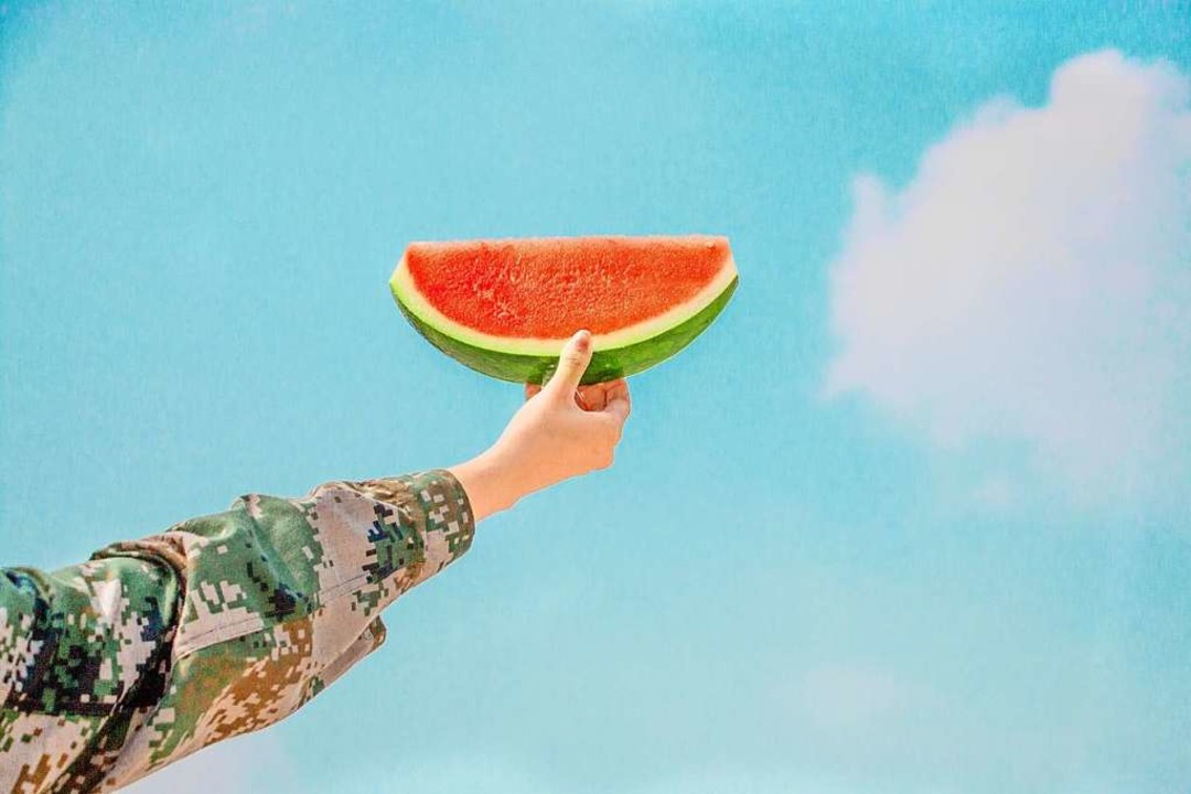 Komm&#8217;, lass uns an den See fahren und Melone essen, bis der Bach schmerzt.  | Foto: Edceee (unsplash.com)