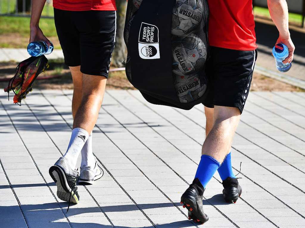 Spielformen und bungsformen mit ohne ohne Ball – der Bahlinger SC startet auf dem Kunstrasen und dem Hauptspielfeld im Kaiserstuhlstadion die Vorbereitung auf die am 1. September beginnende Spielzeit in der Regionalliga.