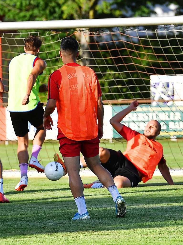 Spielformen und bungsformen mit ohne ohne Ball – der Bahlinger SC startet auf dem Kunstrasen und dem Hauptspielfeld im Kaiserstuhlstadion die Vorbereitung auf die am 1. September beginnende Spielzeit in der Regionalliga.