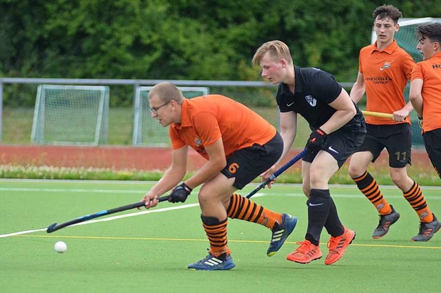 Ein kleiner Test mit Freundschaftschar...rfolgt vom Offenburger Martin Gehring.  | Foto: Uwe Schwerer