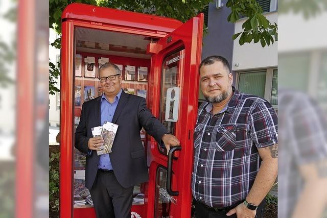 Infos fr Touristen in der Telefonzelle