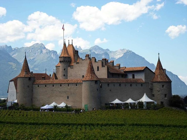 Das Chteau d&#8216;Aigle bietet die b...en &#8222;Mondial du Chasselas&#8220;.  | Foto: Dorothee Philipp