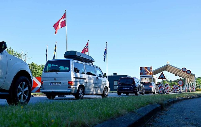 Sommerferien in der Pandemie: Viele Menschen sind verunsichert.  | Foto: Carsten Rehder (dpa)