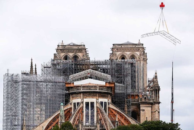 Die eingerstete Kathedrale Notre-Dame.  | Foto: Gao Jing (dpa)